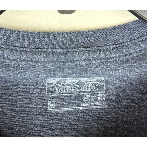 Men’s Patagonia Graphic T-Shirt / Size Medium / Short Sleeve / - Picture 4 of 4